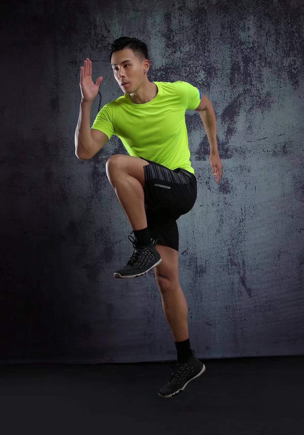 春夏新品 圓領(lǐng)短袖T恤 時尚運動文化衫 熒光綠