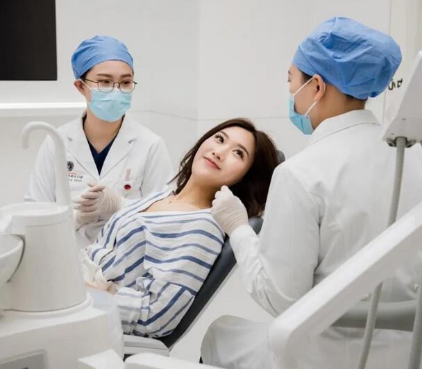 醫生工作服什么面料好？醫生白大褂的面料要求