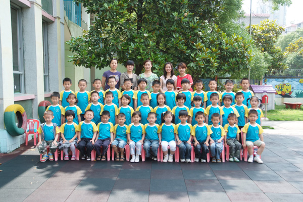 夏季幼兒園園服定做需要注意哪些細節呢？